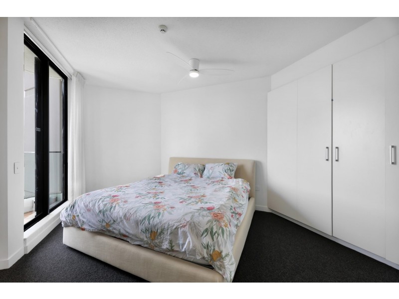 804/41 Labrador Street, Labrador QLD 4215