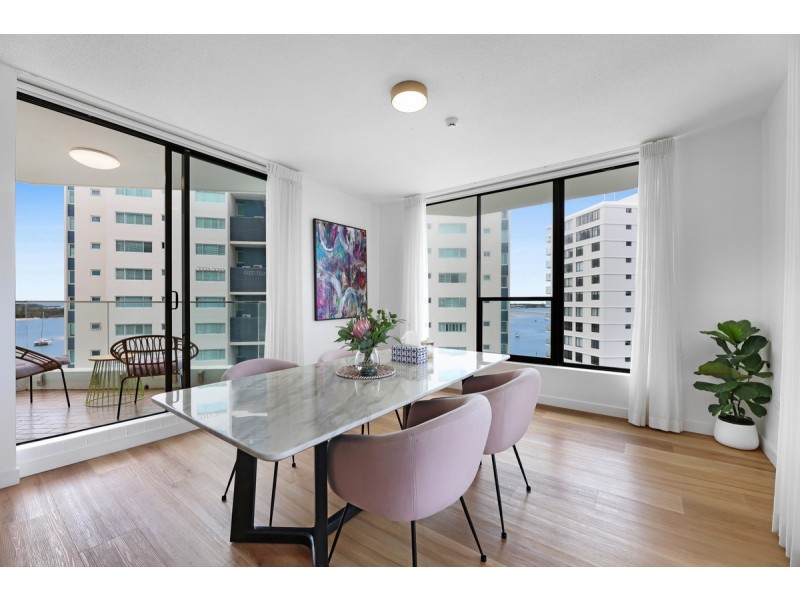 804/41 Labrador Street, Labrador QLD 4215