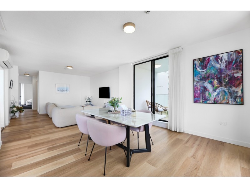 804/41 Labrador Street, Labrador QLD 4215