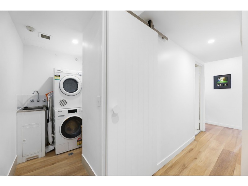 804/41 Labrador Street, Labrador QLD 4215