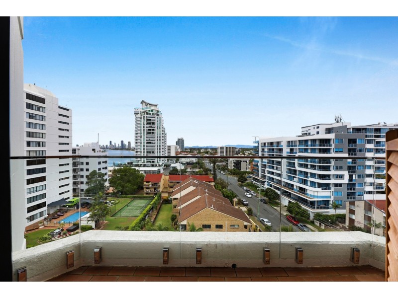 804/41 Labrador Street, Labrador QLD 4215