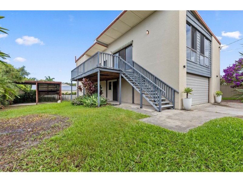 9 Jarmo Crescent, Southport QLD 4215