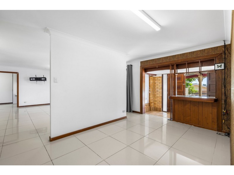 4 Tongarra Street, Southport QLD 4215