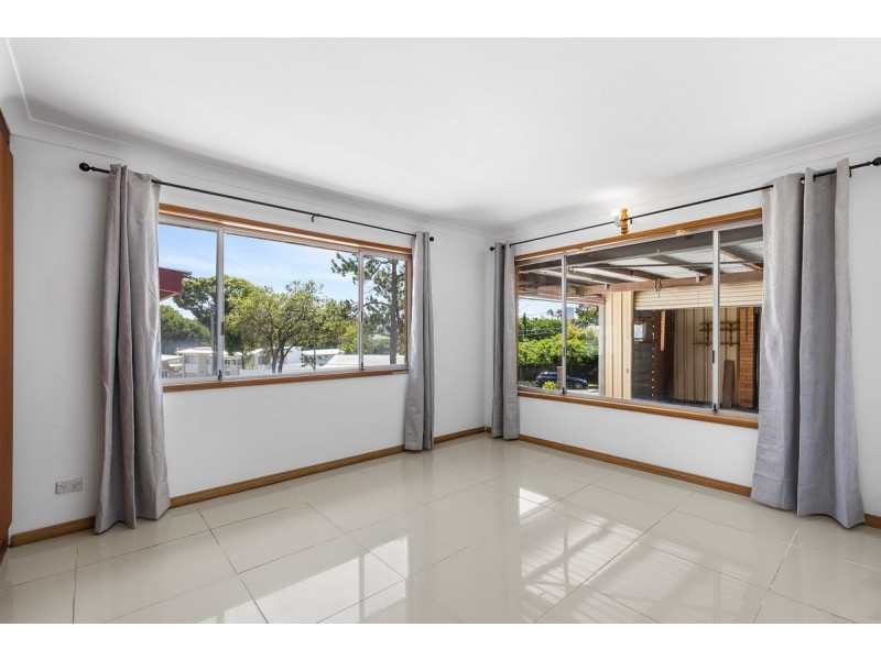 4 Tongarra Street, Southport QLD 4215