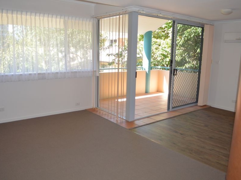 4/14 Lawson Street, Southport QLD 4215