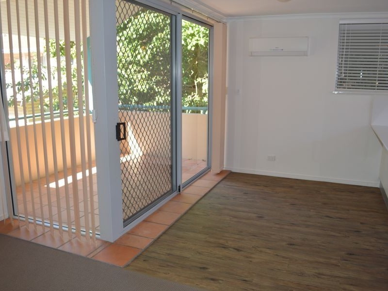 4/14 Lawson Street, Southport QLD 4215