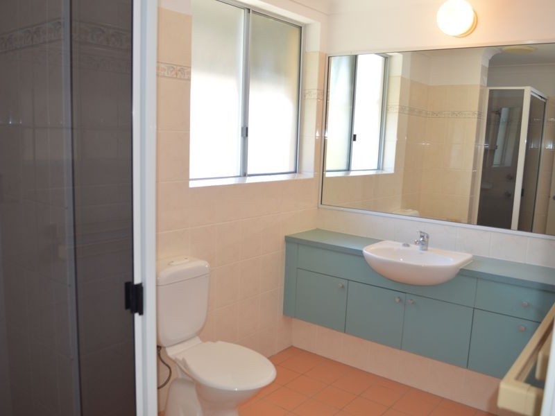 4/14 Lawson Street, Southport QLD 4215