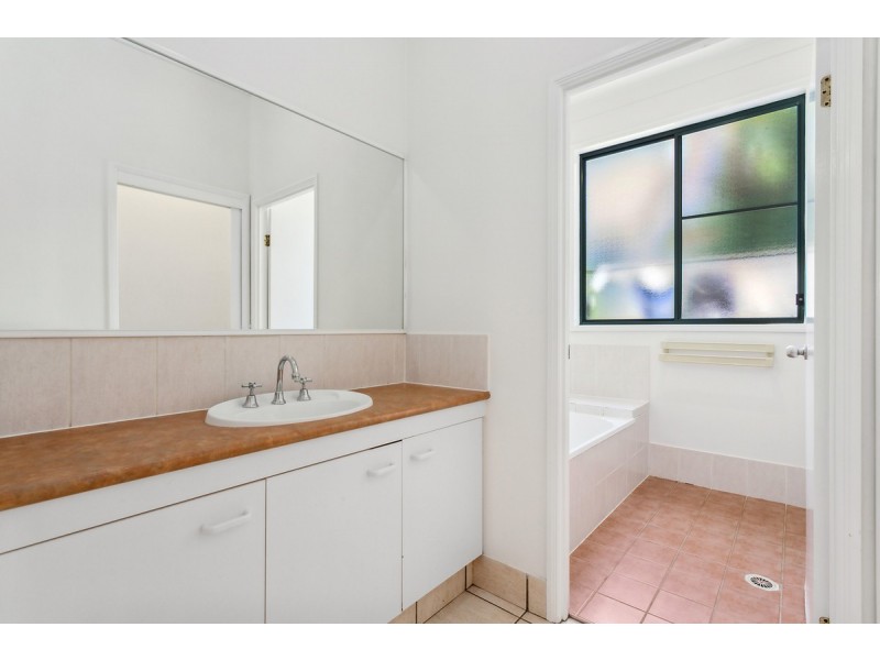 7 Tiger Drive, Arundel QLD 4214