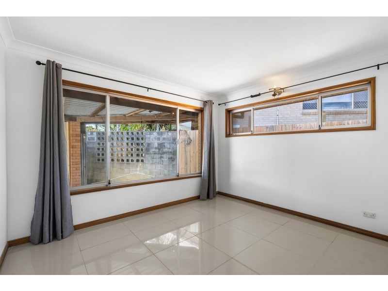 4 Tongarra Street, Southport QLD 4215