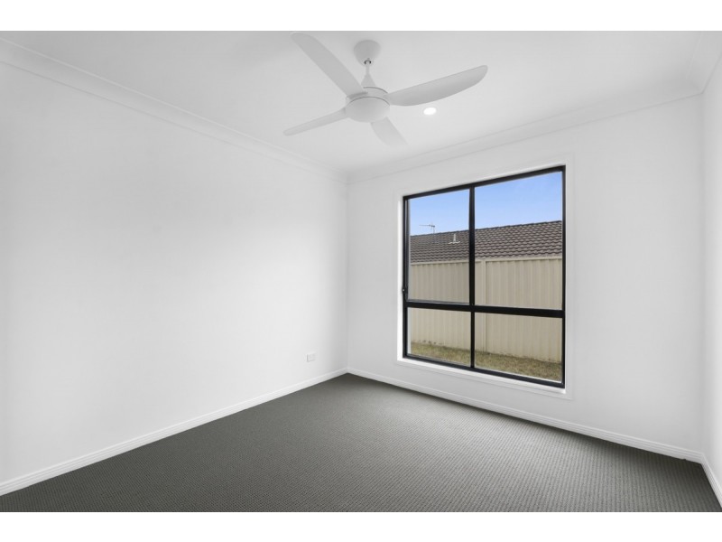 54 Tiger Drive, Arundel QLD 4214