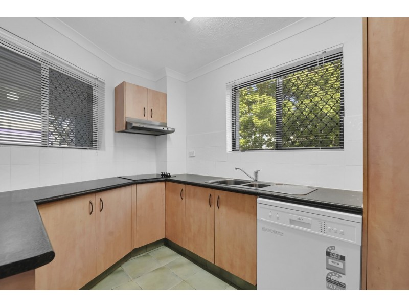 6/6-8 White Street, Southport QLD 4215