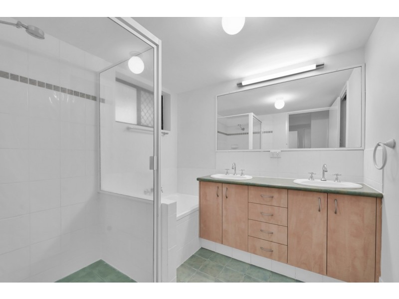 6/6-8 White Street, Southport QLD 4215