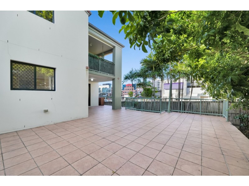 6/6-8 White Street, Southport QLD 4215