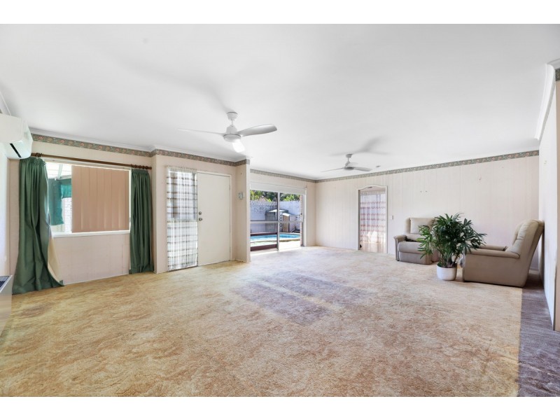 26 Bordeaux Parade, Mermaid Waters QLD 4218