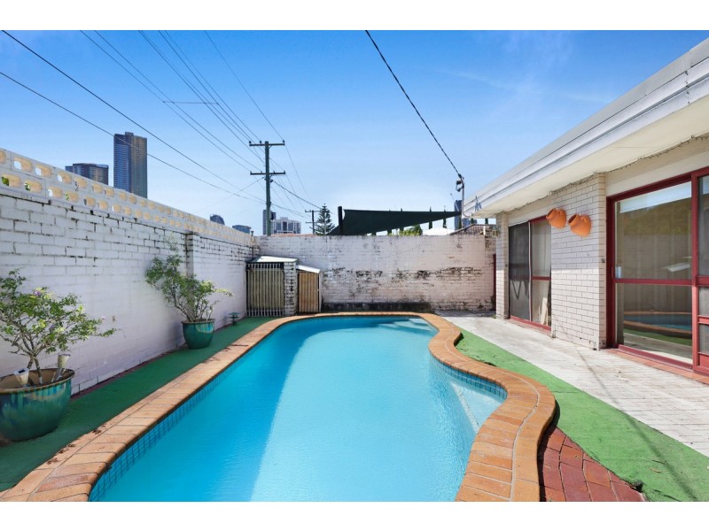 26 Bordeaux Parade, Mermaid Waters QLD 4218