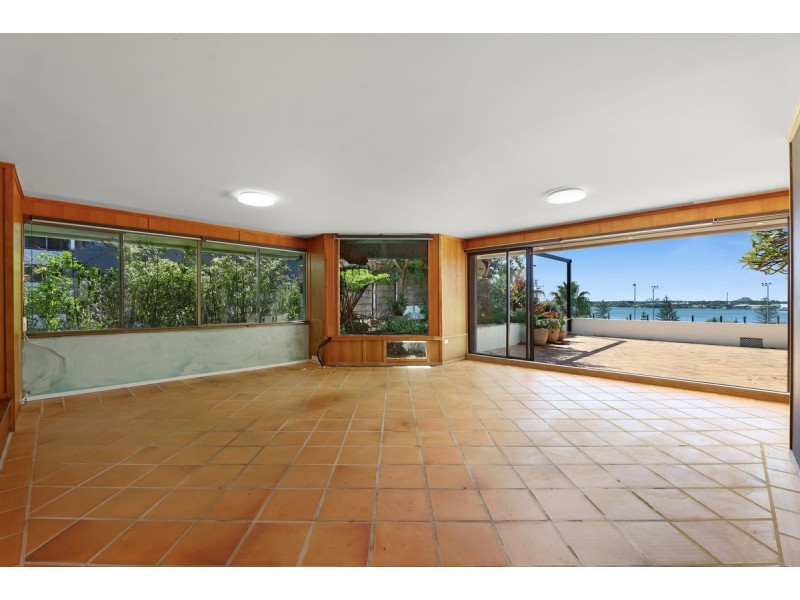 9/66 Marine Parade, Southport QLD 4215