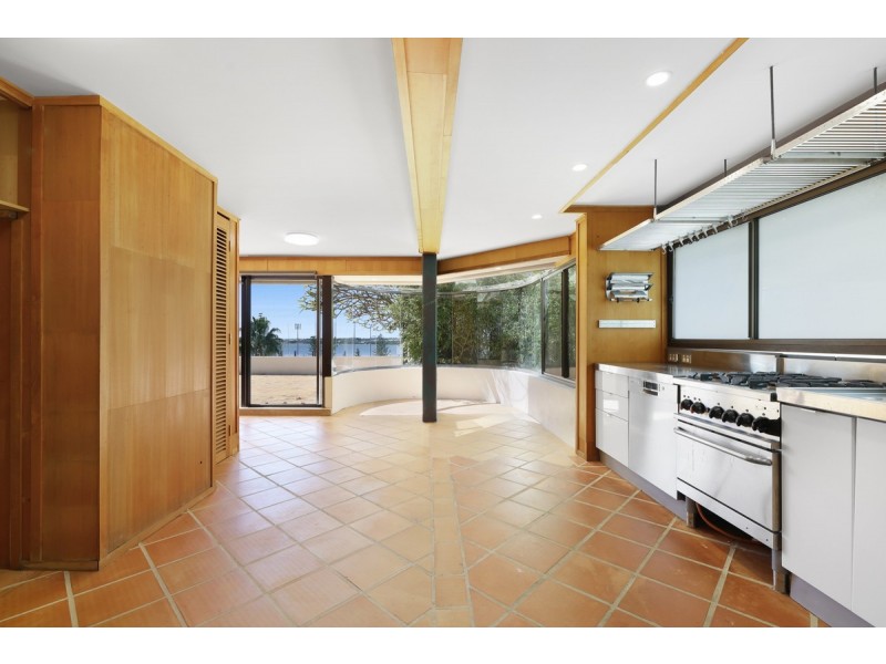 9/66 Marine Parade, Southport QLD 4215