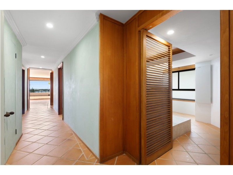 9/66 Marine Parade, Southport QLD 4215