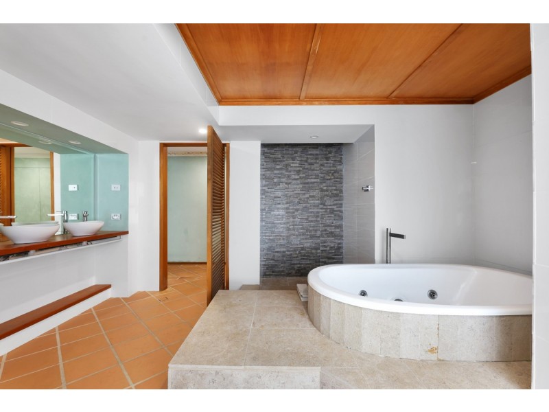 9/66 Marine Parade, Southport QLD 4215