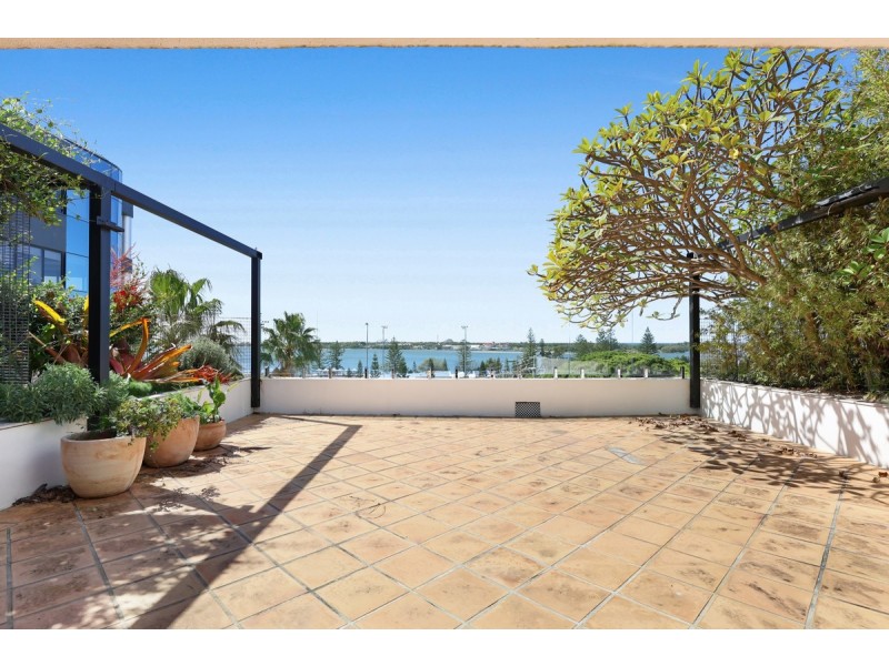 9/66 Marine Parade, Southport QLD 4215