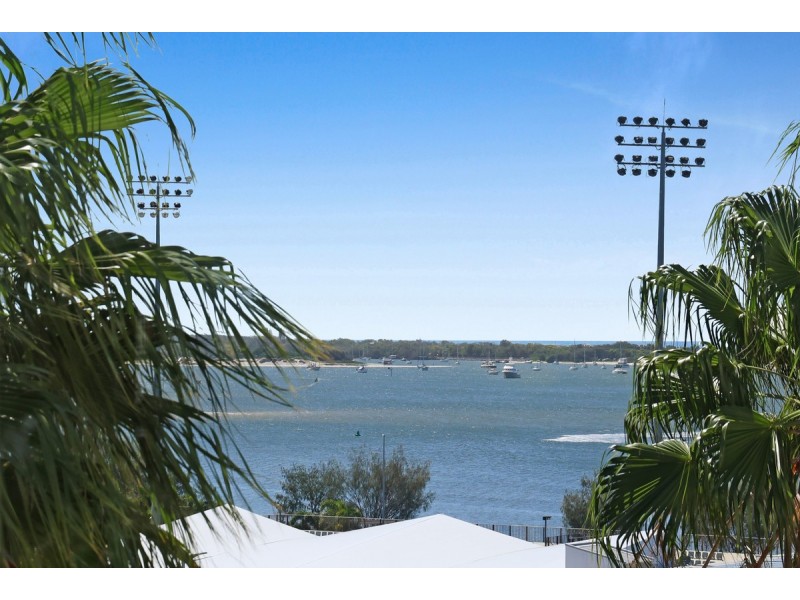 9/66 Marine Parade, Southport QLD 4215