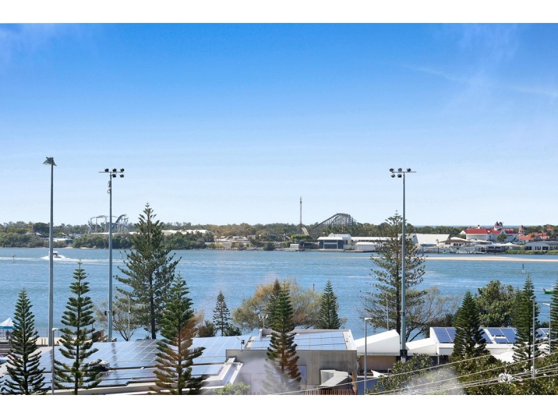 9/66 Marine Parade, Southport QLD 4215