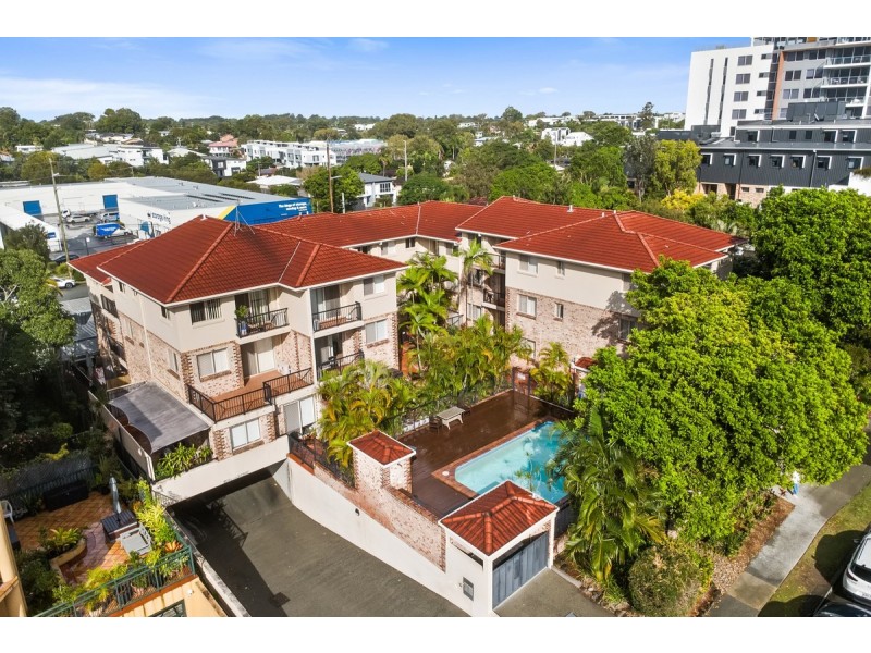 27/14-16 Spendelove Avenue, Southport QLD 4215
