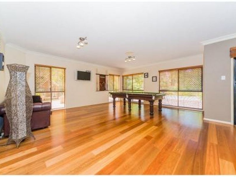 5 Hazel Court, Arundel QLD 4214