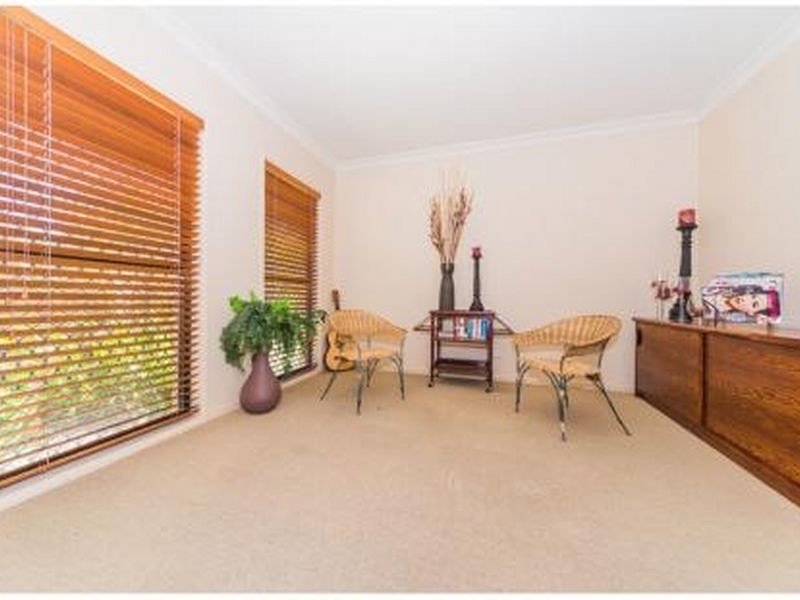 5 Hazel Court, Arundel QLD 4214