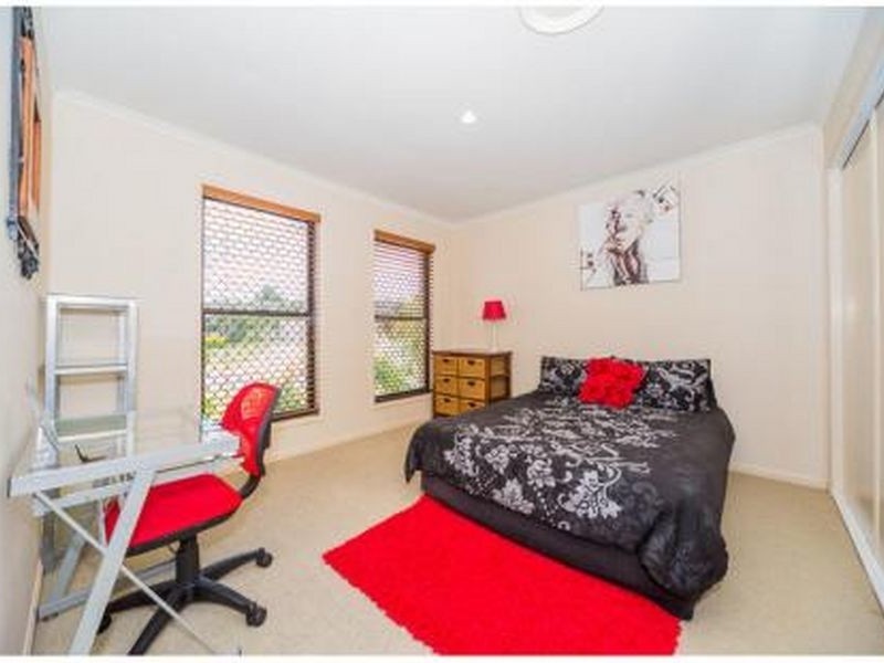 5 Hazel Court, Arundel QLD 4214