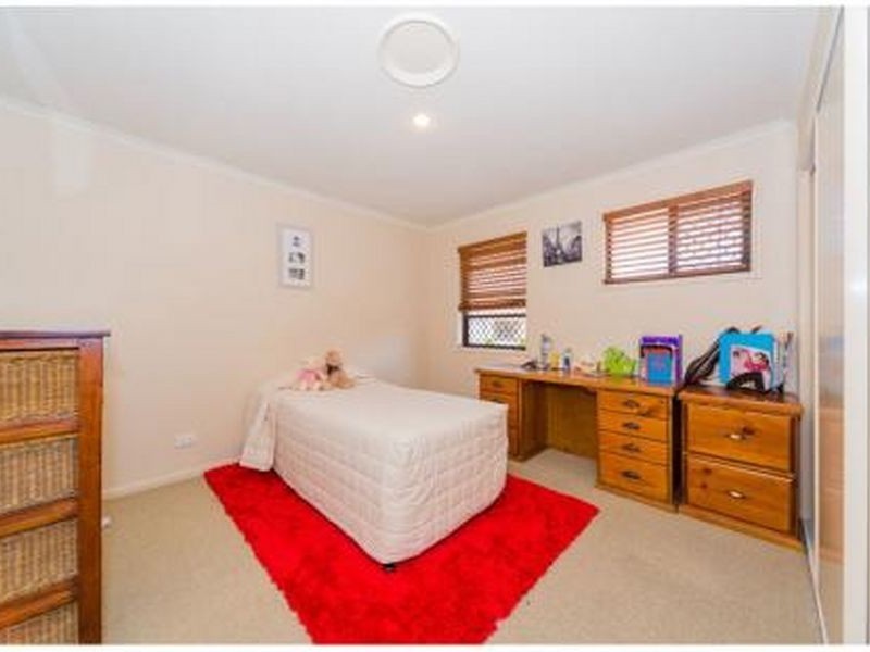5 Hazel Court, Arundel QLD 4214