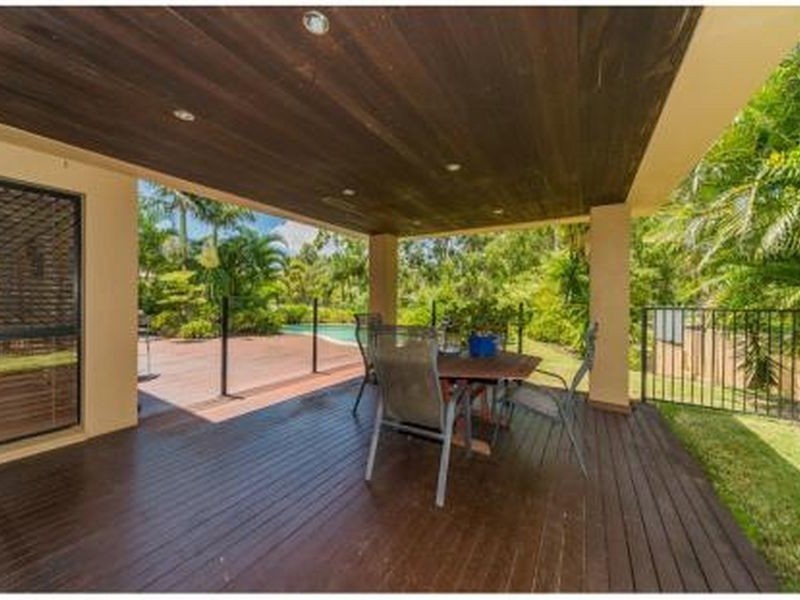 5 Hazel Court, Arundel QLD 4214