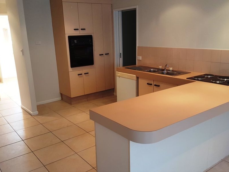 1/7 Napper Road, Arundel QLD 4214