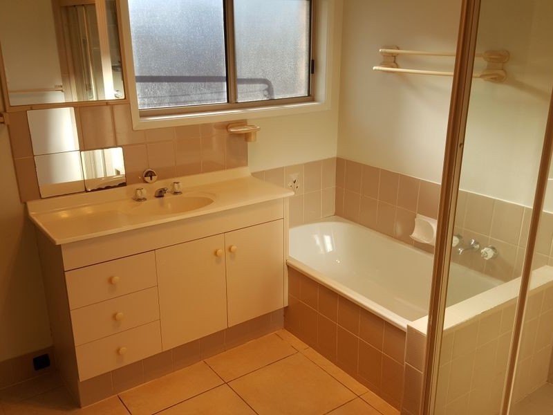 1/7 Napper Road, Arundel QLD 4214