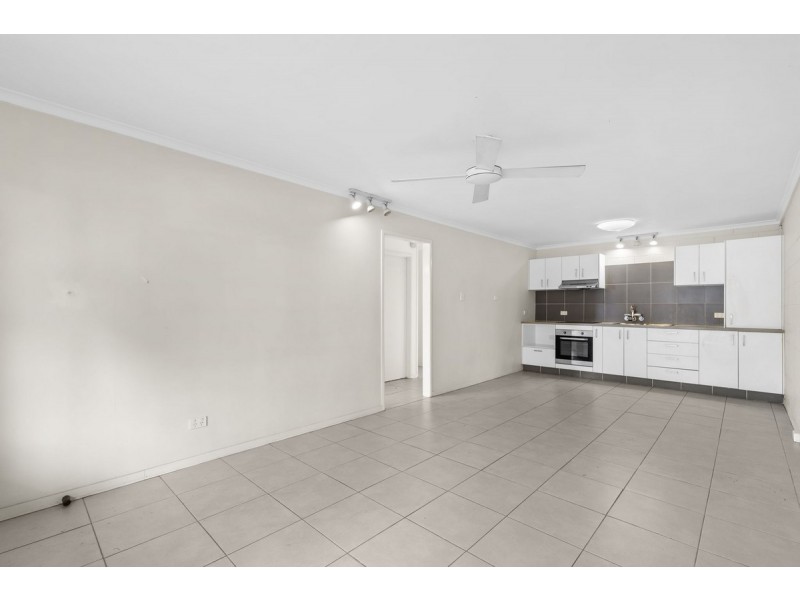 1/126 Marine Parade, Southport QLD 4215