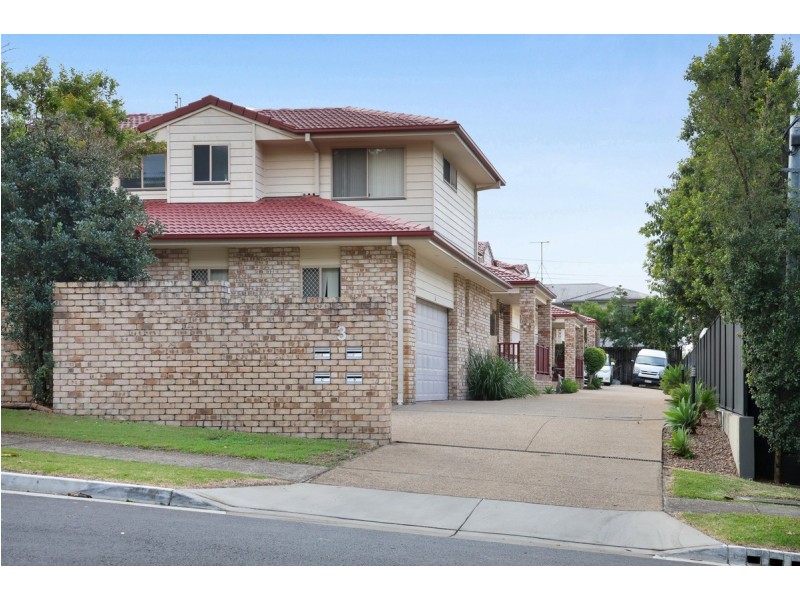 2/3 Blake, Southport QLD 4215