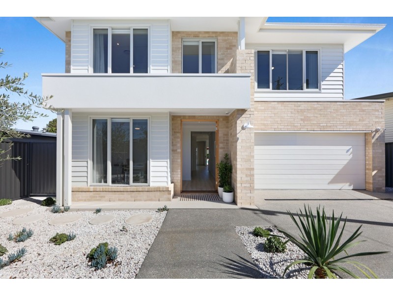 152 Turpin Road, Labrador QLD 4215