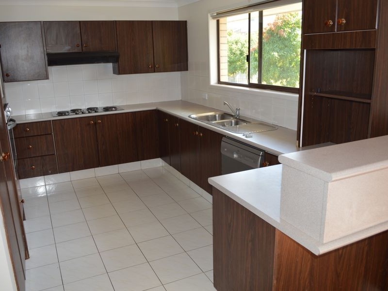 30 Crinum Crescent, Southport QLD 4215