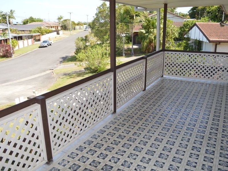 30 Crinum Crescent, Southport QLD 4215