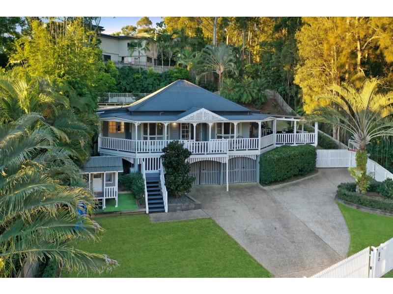 4 Unley Place, Robina QLD 4226