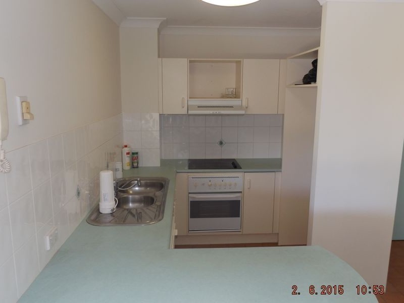 18/45 Pohlman Street, Southport QLD 4215
