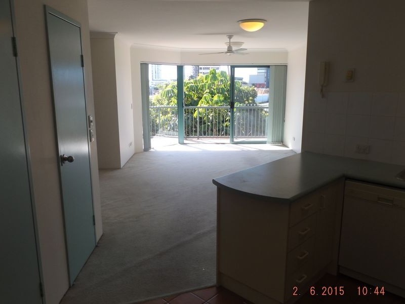18/45 Pohlman Street, Southport QLD 4215