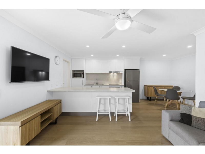 1/10 Botanical Drive, Labrador QLD 4215