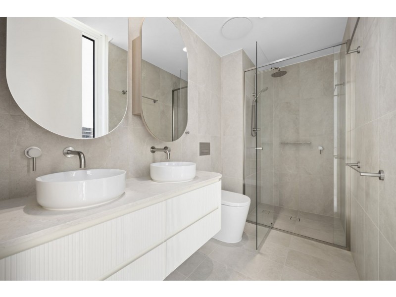 1803/4 Rosewood Avenue, Broadbeach QLD 4218