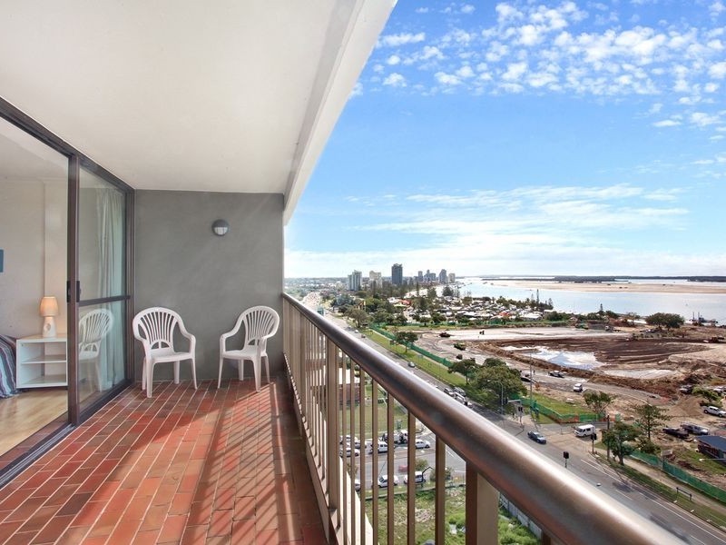 13b/114 Marine Parade, Southport QLD 4215