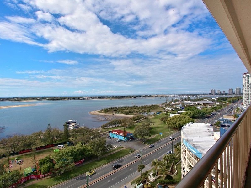13b/114 Marine Parade, Southport QLD 4215