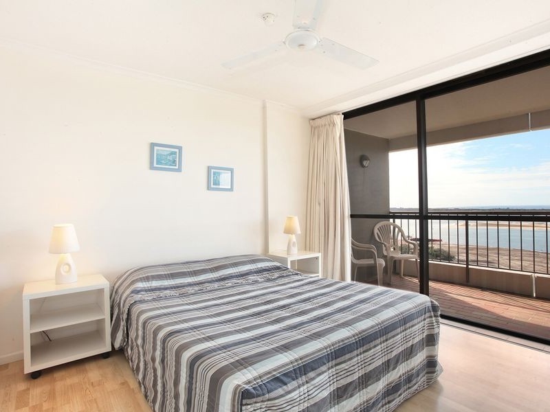 13b/114 Marine Parade, Southport QLD 4215