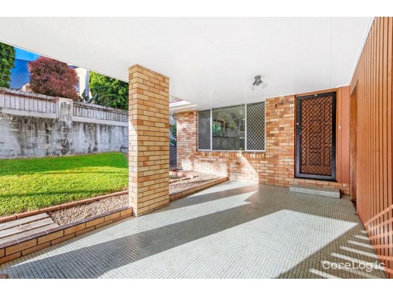 28 Wallace Street, Southport QLD 4215