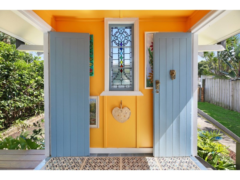 19 Kerr Avenue, Southport QLD 4215