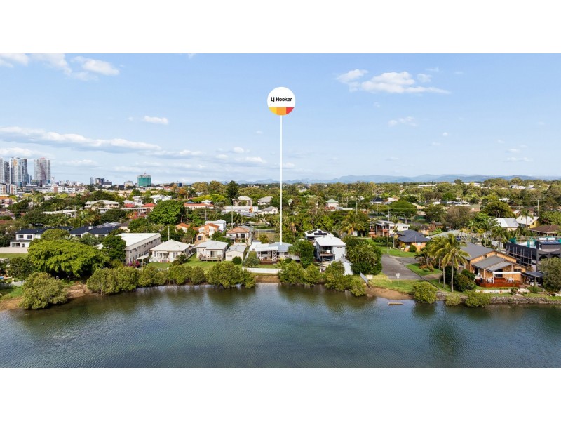4 Tuesley Easement, Southport QLD 4215